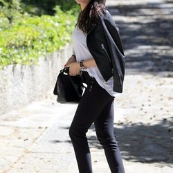 Pilar Rubio paseando por las calles de Madrid