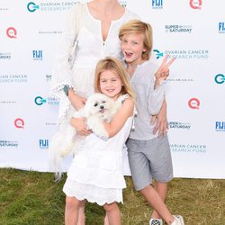 Kelly Rutherford, feliz junto a sus hijos Hermes y Helena