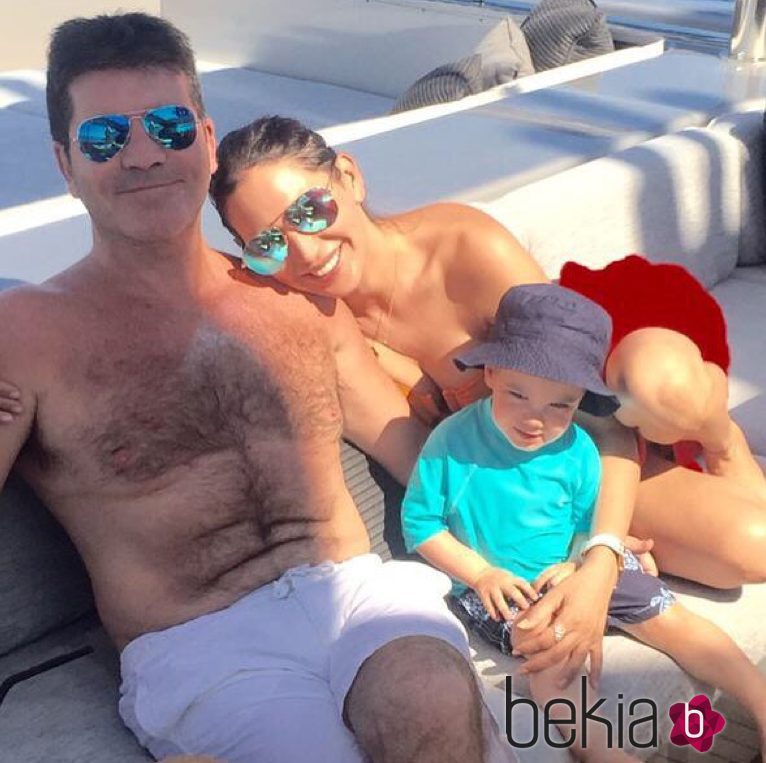 Simon Cowell junto a Lauren Silverman y su hijo Eric