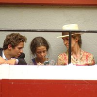 El Rey Juan Carlos, la Infanta Elena, Froilán y Victoria de Marichalar en los toros