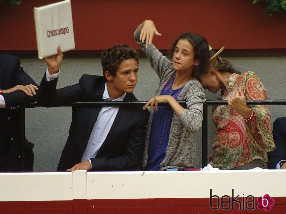 Froilán y Victoria Federica en una corrida de toros en San Sebastián