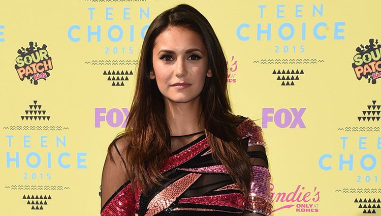 Nina Dobrev en los Teen Choice Awards 2015