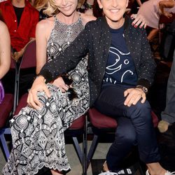 Ellen DeGeneres y Portia de Rossi juntas en los Teen Choice Awards 2015