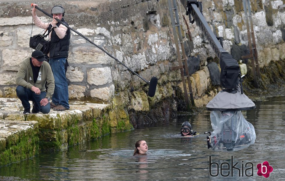 Maisie Williams se sumerge en agua helada en el rodaje de la temporada 6 de 'Juego de Tronos'