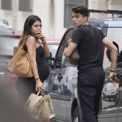 Marc Bartra y Melissa Jiménez horas antes de estrenarse como padres