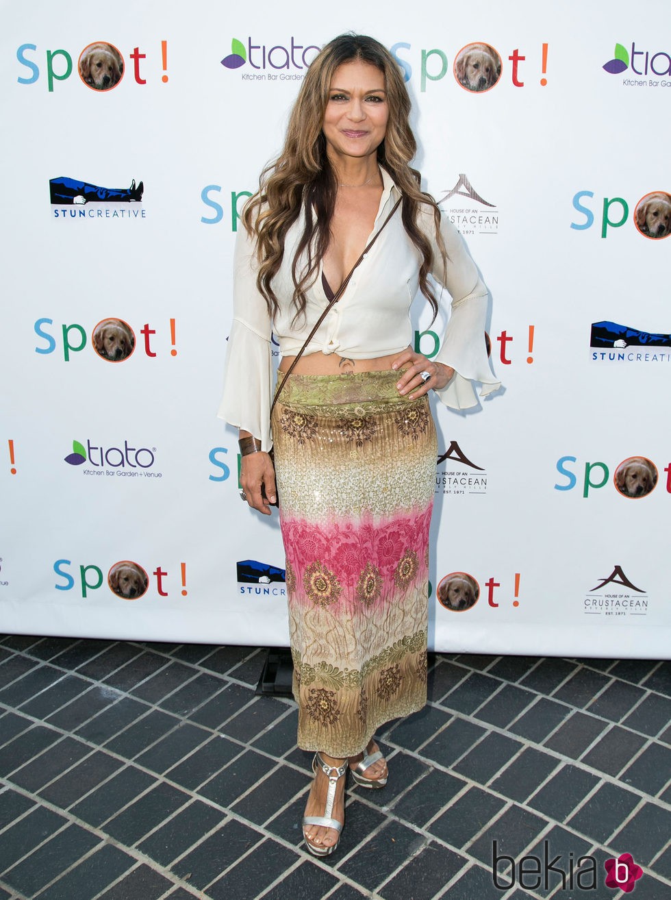 Nia Peeples en una gala benéfica 