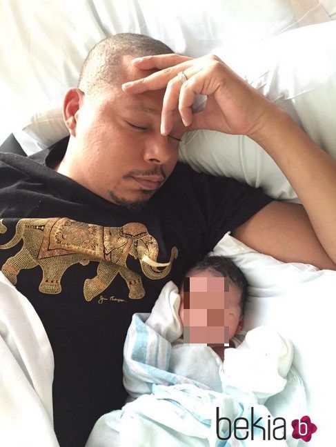 El actor Terrence Howard con su hijo Qirin Love