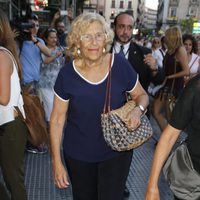 Manuela Carmena en la capilla ardiente de Lina Morgan