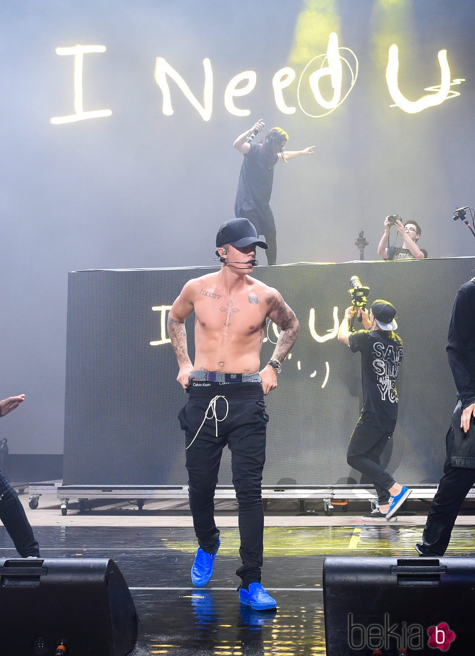 Justin Bieber sin camiseta en los Billboard Hot 100 Musical Festival