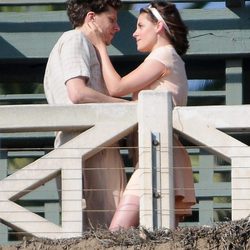 Jesse Eisenberg y Kristen Stewart, muy cómplices durante una escena de la nueva película de Woody Allen