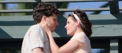 Jesse Eisenberg y Kristen Stewart, muy cómplices durante una escena de la nueva película de Woody Allen