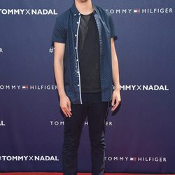 Nat Wolff en la presentación de Rafa Nadal como imagen de Tommy Hilfiger