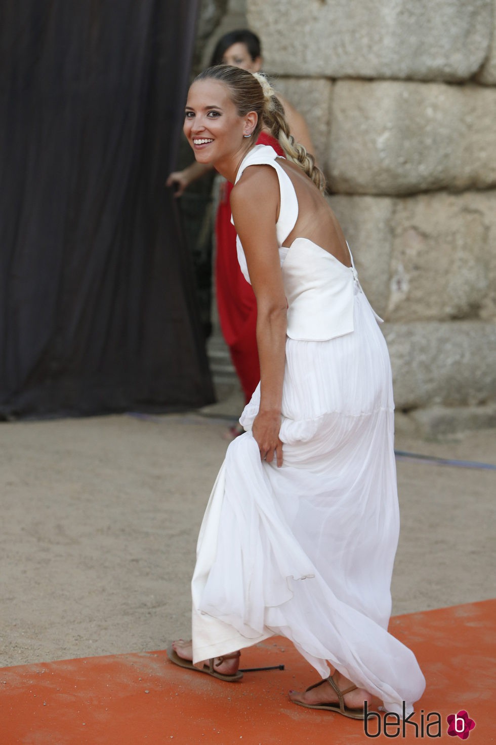 Ana Fernández luciendo sonrisa y bronceado en los Premios Ceres 2015