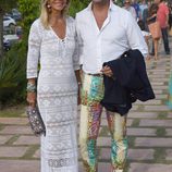 Carmen Lomana y Edmon Fokker Van Crayestein en el club de polo en Sotogrande