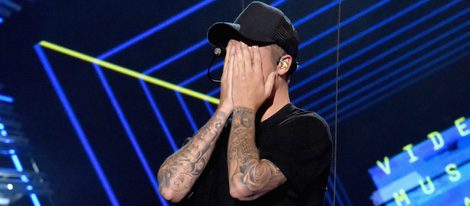 Justin Bieber rompe a llorar tras su actuación en los Video Music Awards 2015