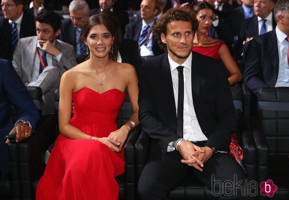 Diego Forlán y Paz Cardoso en una gala de la FIFA