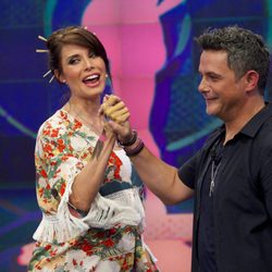 Pilar Rubio con Alejandro Sanz en 'El hormiguero'