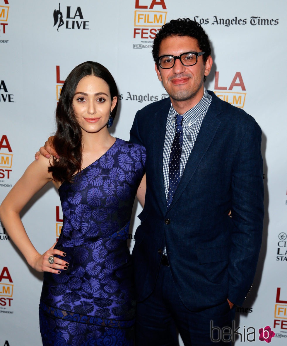 Emmy Rossum y su novio Sam Esmail 