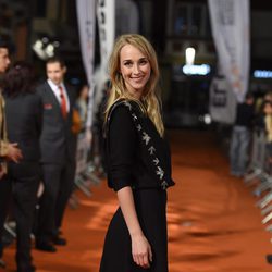 Ingrid García Jonsson sonriendo en el estreno de 'Apaches' en el FesTVal de Vitoria 2015