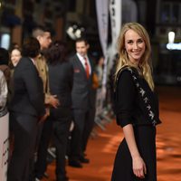 Ingrid García Jonsson sonriendo en el estreno de 'Apaches' en el FesTVal de Vitoria 2015