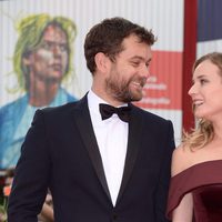 Diane Kruger y Joshua Jackson muy cómplices en el estreno de 'Black Mass' en la Mostra 2015