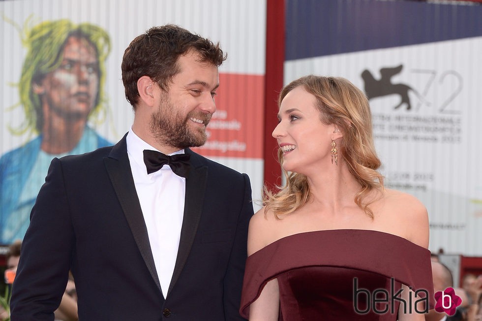 Diane Kruger y Joshua Jackson muy cómplices en el estreno de 'Black Mass' en la Mostra 2015