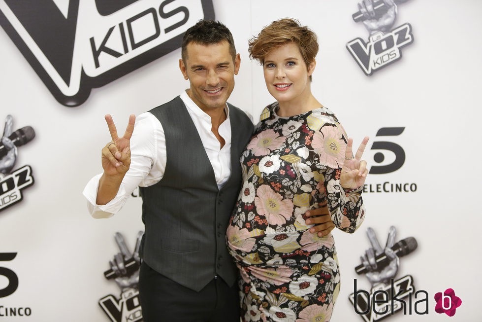 Jesús Vázquez y Tania Llasera en la presentación de la 'La Voz Kids 2'