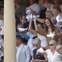 Eva González pidiendo la oreja para Cayetano Rivera en la Goyesca 2015