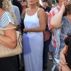 Rosa Benito descalza en la procesión de la Virgen de Regla 2015