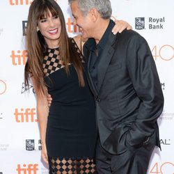 Sandra Bullock y George Clooney reencuentro en una premiere