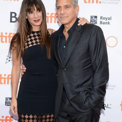 Sandra Bullock y George Clooney juntos en la presentación de 'Our Brand is Crisis'