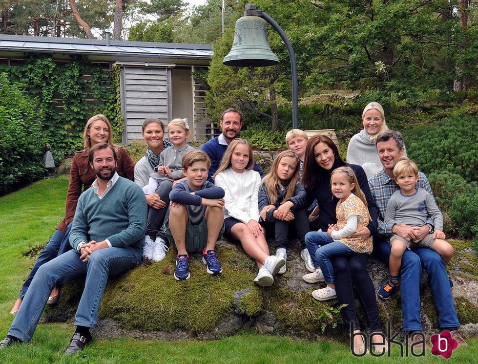 Los Príncipes de Noruega y sus hijos, Victoria de Suecia y su hija, los Príncipes de Dinamarca y sus hijos y Guillermo y Estefanía de Luxemburgo