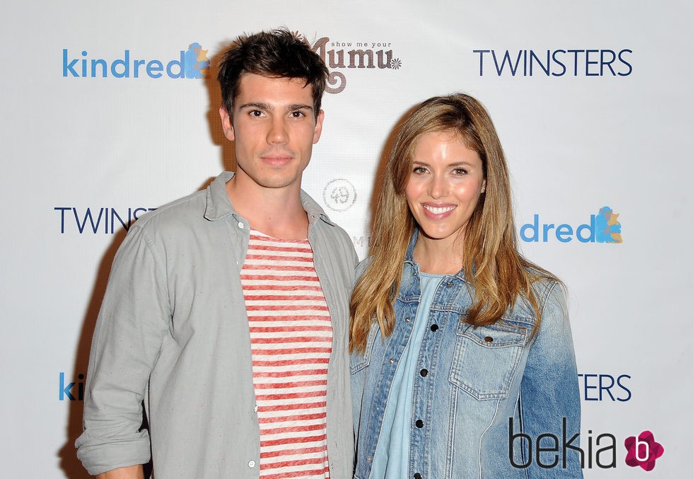 Kayla Ewell y su novio Tanner Novlan