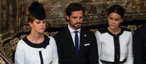 Magdalena de Suecia con los Príncipes Carlos Felipe y Sofia en la apertura del Parlamento