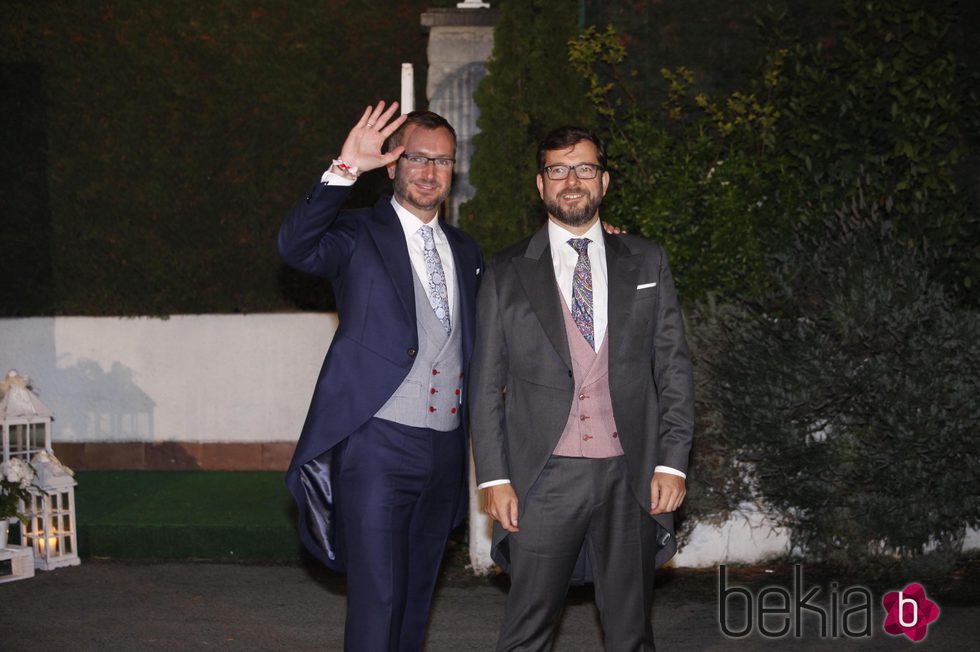 Javier Maroto y Josema Rodríguez tras su boda