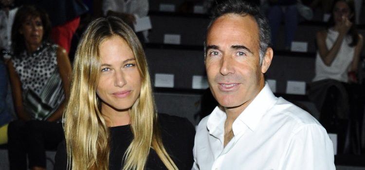 Martina Klein y Alex Corretja en el front row de Angel Schlesser durante la Madrid Fashion Week 2015