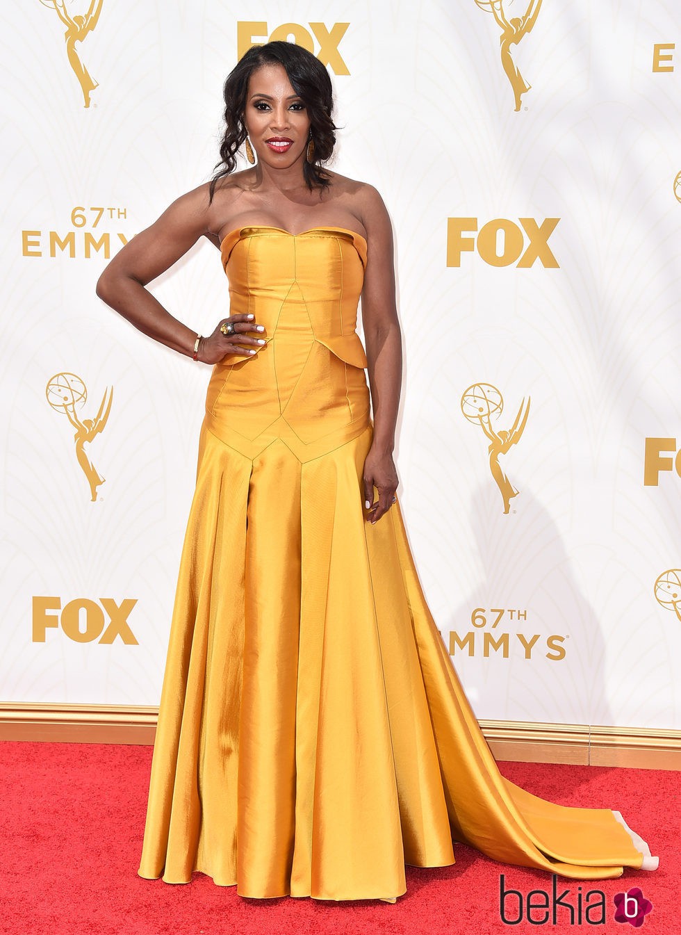 June Ambrose en la alfombra roja de los premios Emmy 2015