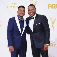 Nathan y Anthony Anderson en la alfombra roja de los premios Emmy 2015