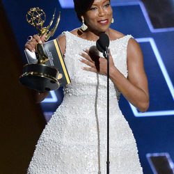 Regina King con su Emmy