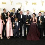 El elenco de 'Juego de Tronos' celebrando su triunfo en los Emmy 2015