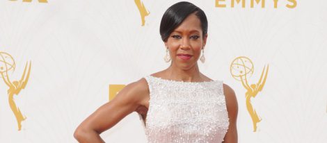 Regina King en la alfombra roja de los Emmy 2015