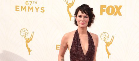 Lena Headay en la alfombra roja de los Emmy 2015