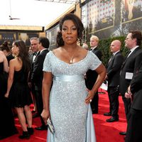 Lorraine Toussaint en la alfombra roja de los Emmy 2015