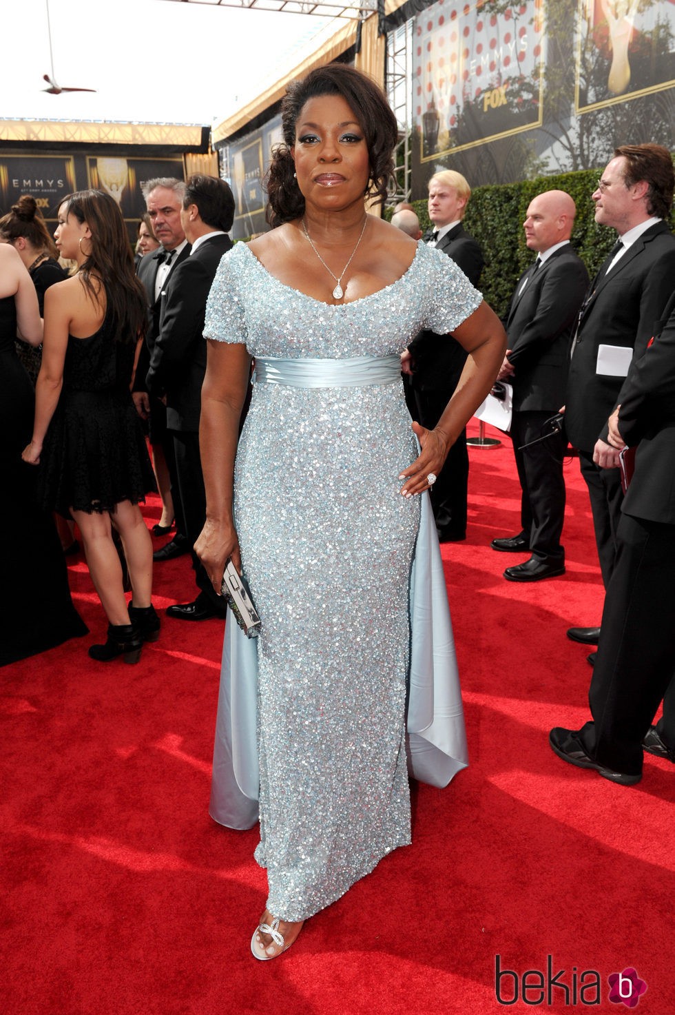 Lorraine Toussaint en la alfombra roja de los Emmy 2015