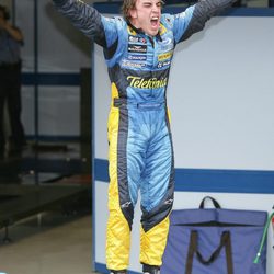 Fernando Alonso celebrando el título de campeón del Mundial de Fórmula Uno 2005