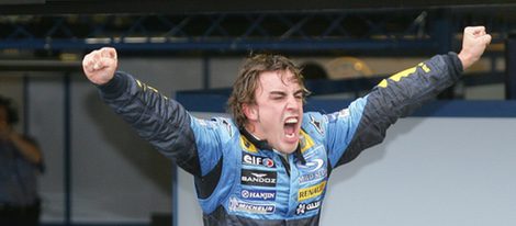 Fernando Alonso celebrando el título de campeón del Mundial de Fórmula Uno 2005