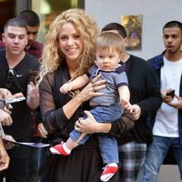 Shakira con su hijo Sasha en Nueva York