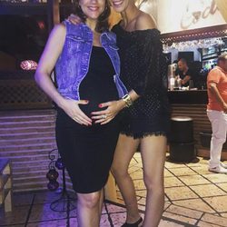 Beatriz Trapote luce embarazo junto a Tamara Gorro