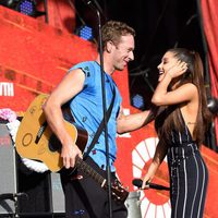 Chris Martin y Ariana Grande en el Global Citizen Festival 2015