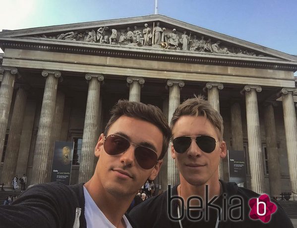 Tom Daley y Dustin Lance Black en el Museo Británico de Londres 